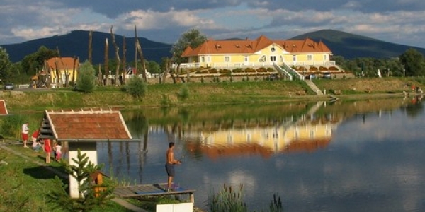 Aranykavics Horgásztanya és Apartman